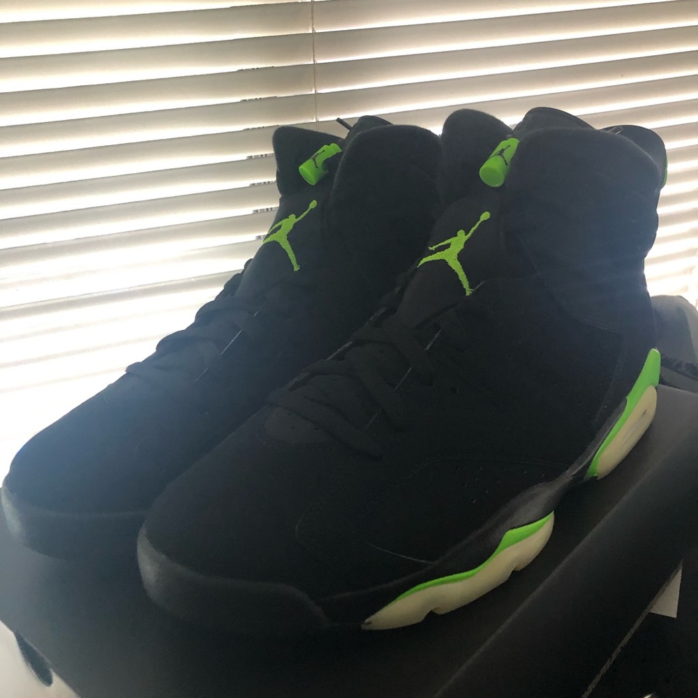 Jordan 6 “ Electric Green” Size 13